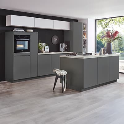 grifflose designkueche in grau mit kochinsel prisma
